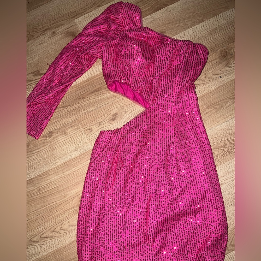 super cute! Bright pink!
